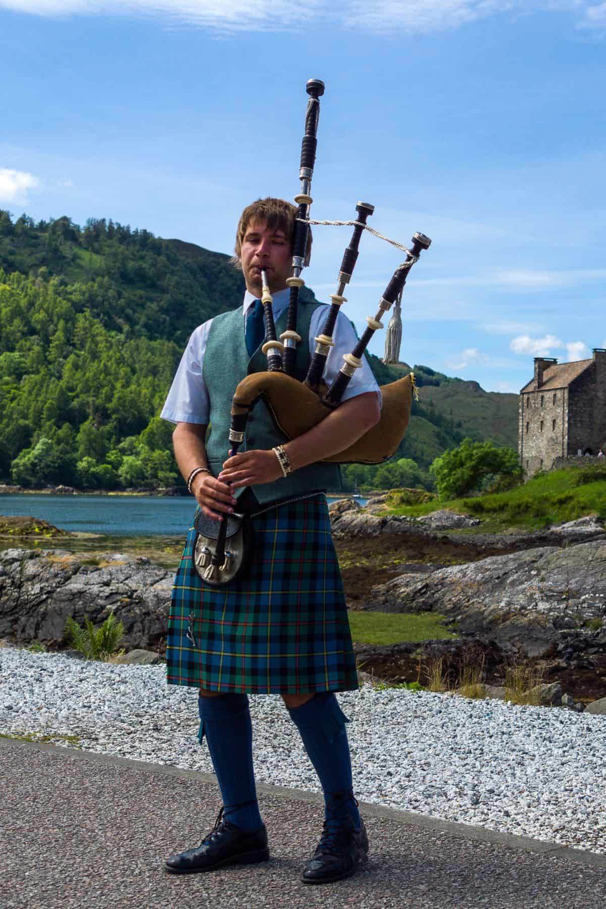 Bagpiper